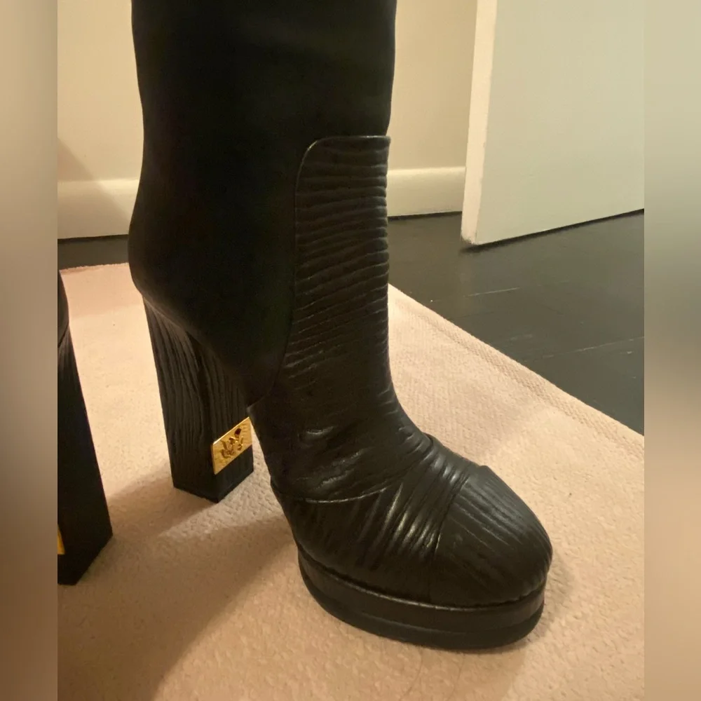 Authentic NIB CHANEL Knee High Tall Heeled Logo Boots 37